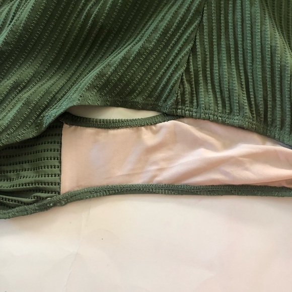 Cupshe Green Ribbed Plunge Neckl Rushed Twist Back Detail One Piece Swimsuit XL - Picture 11 of 14